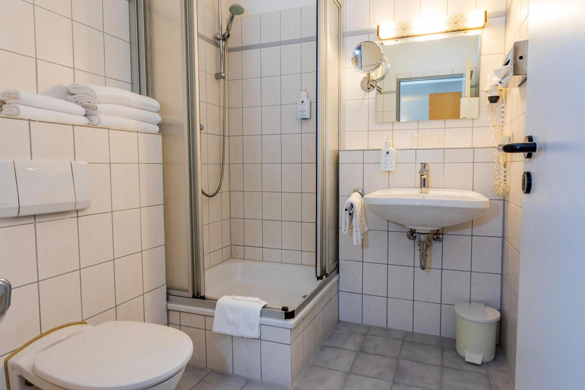 Hotel & Wirtshaus Hansen Bergisch Gladbach Ngoại thất bức ảnh