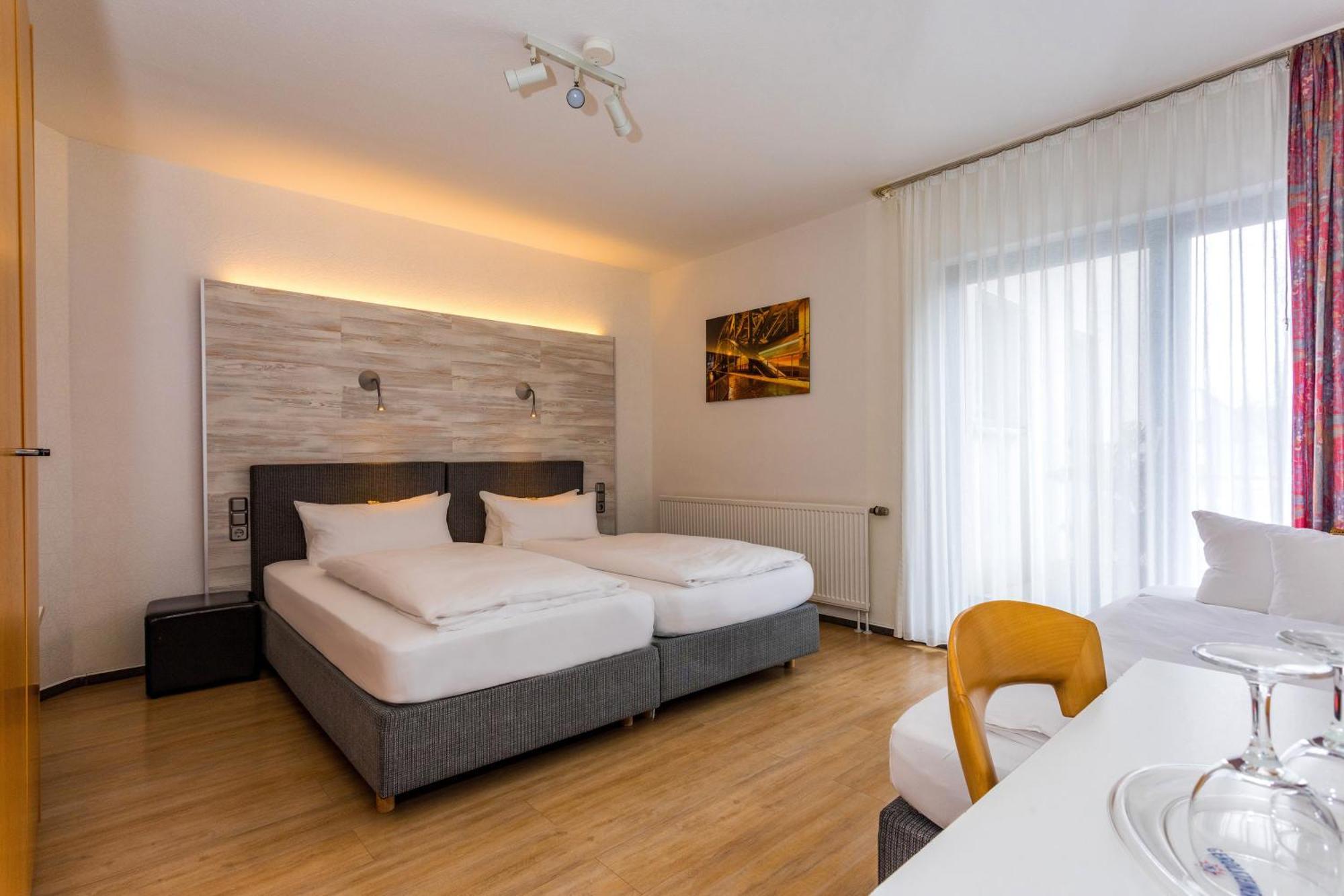 Hotel & Wirtshaus Hansen Bergisch Gladbach Ngoại thất bức ảnh