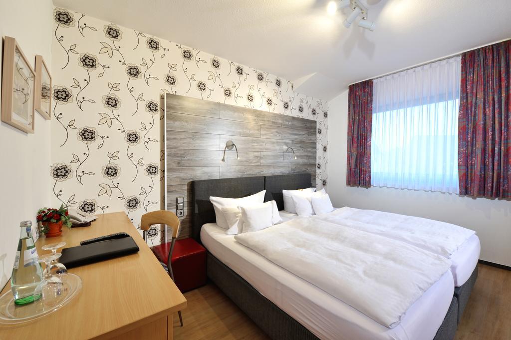Hotel & Wirtshaus Hansen Bergisch Gladbach Ngoại thất bức ảnh