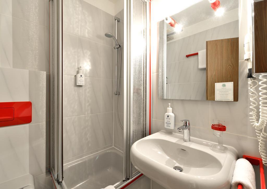 Hotel & Wirtshaus Hansen Bergisch Gladbach Ngoại thất bức ảnh