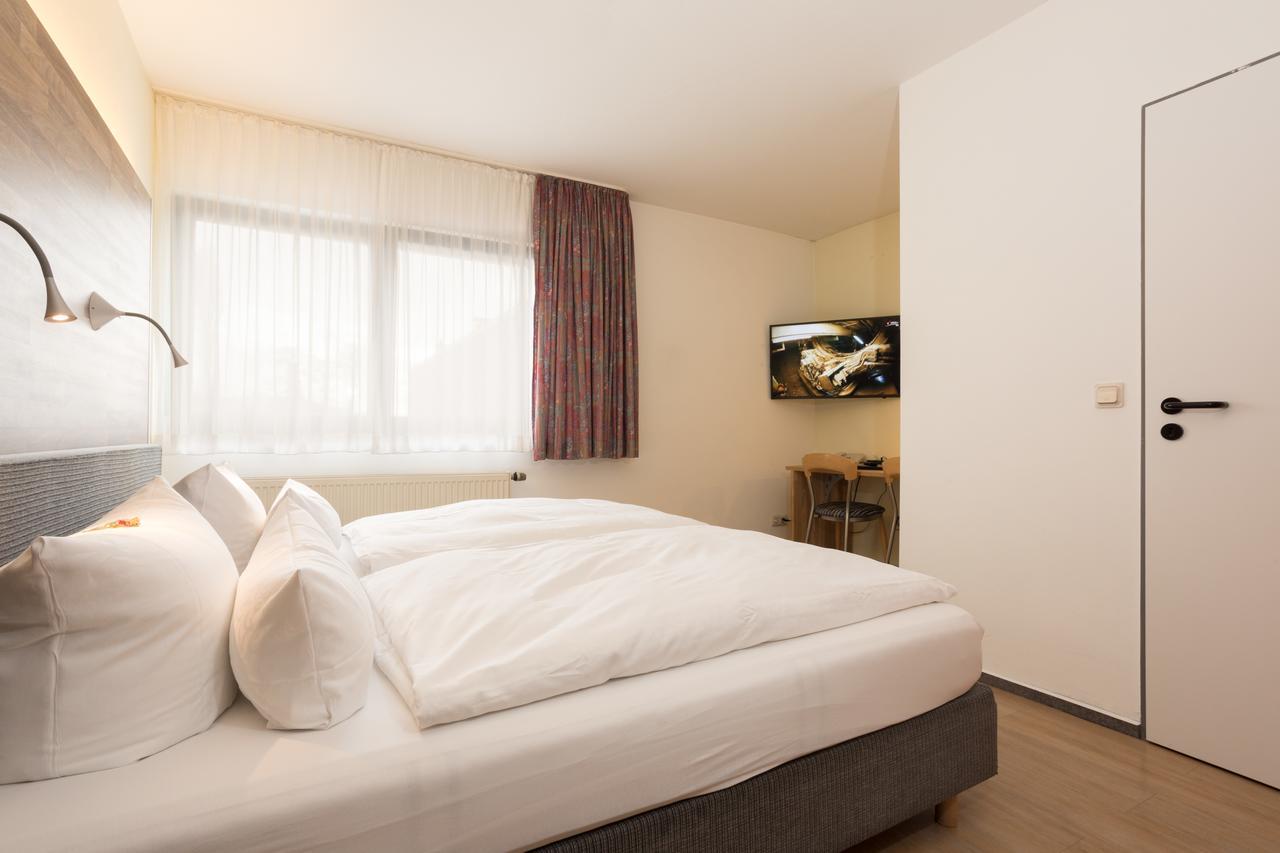 Hotel & Wirtshaus Hansen Bergisch Gladbach Ngoại thất bức ảnh
